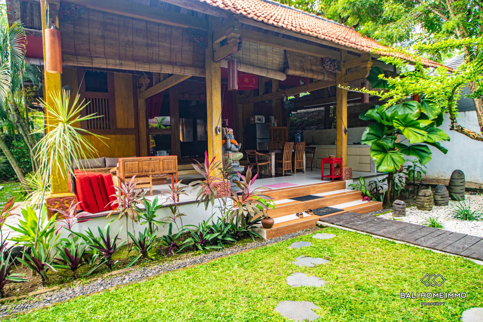 Villa - Rent - Beautiful 4 Bedroom Villa For Rentals In Bali Kuta ...