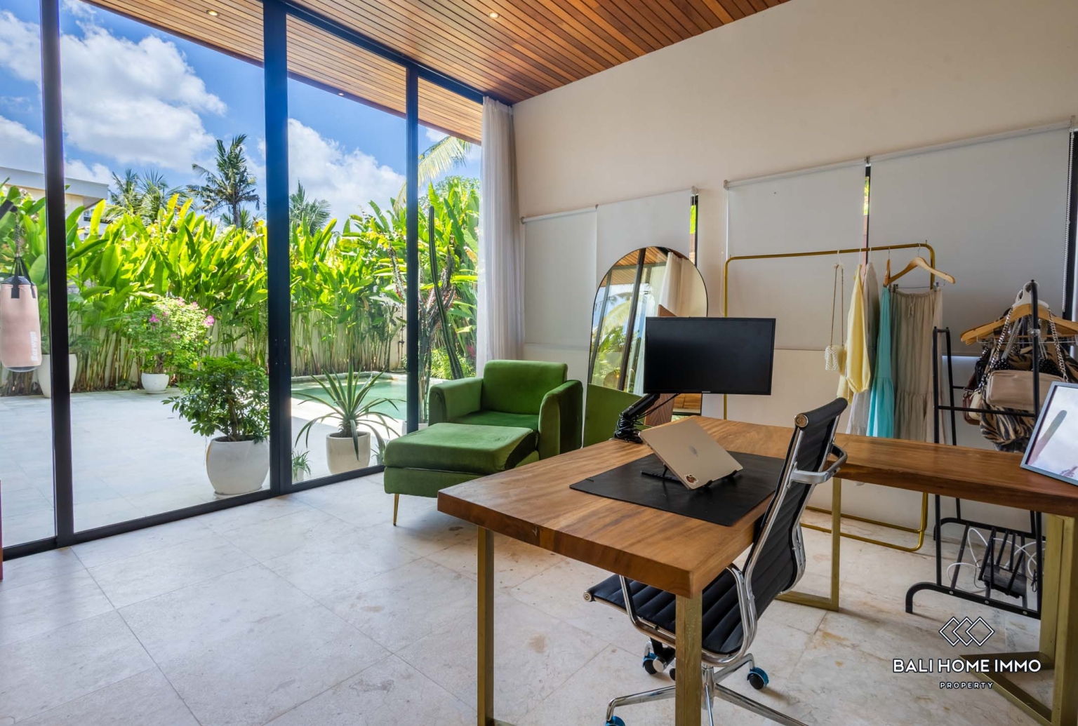 Beautiful 4 Bedrooms villa for sale and long term rental in Bali Cepaka view 12