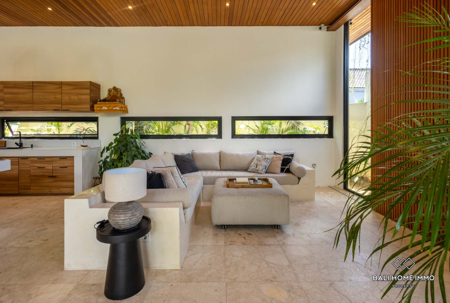 Beautiful 4 Bedrooms villa for sale and long term rental in Bali Cepaka view 6