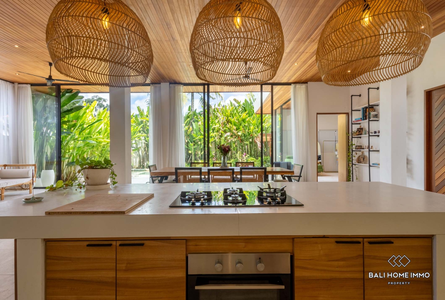 Beautiful 4 Bedrooms villa for sale and long term rental in Bali Cepaka view 11