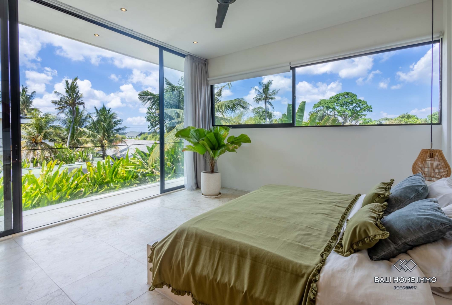 Beautiful 4 Bedrooms villa for sale and long term rental in Bali Cepaka view 18