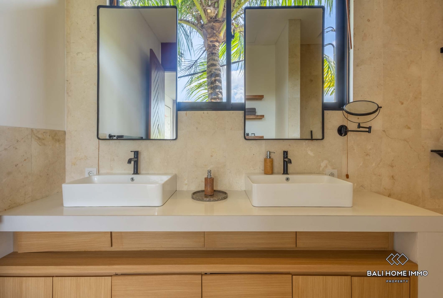 Beautiful 4 Bedrooms villa for sale and long term rental in Bali Cepaka view 21
