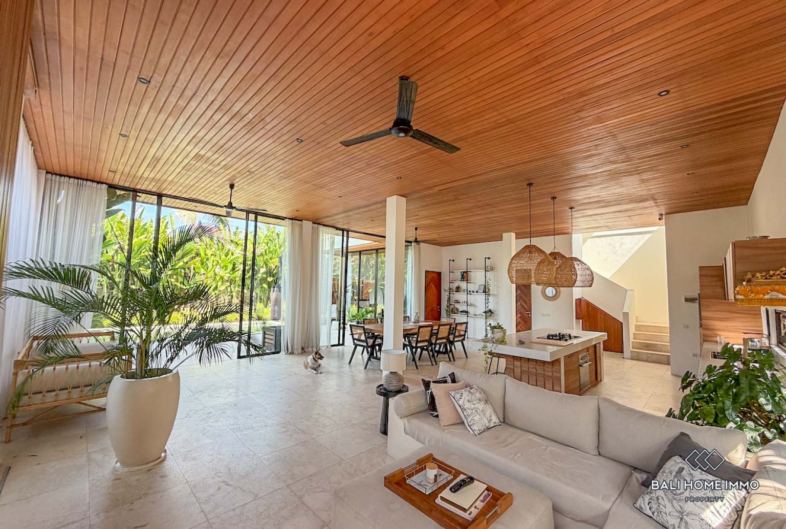 Beautiful 4 Bedrooms villa for sale and long term rental in Bali Cepaka view 3