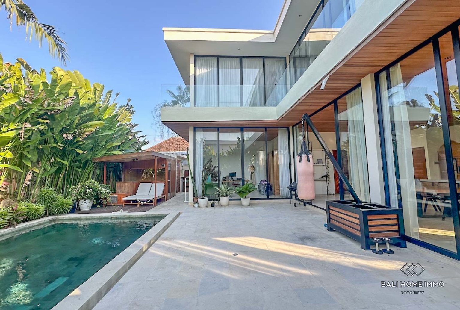 Beautiful 4 Bedrooms villa for sale and long term rental in Bali Cepaka view 2