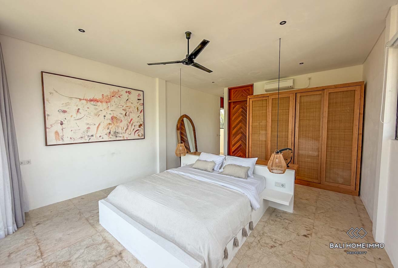 Beautiful 4 Bedrooms villa for sale and long term rental in Bali Cepaka view 13