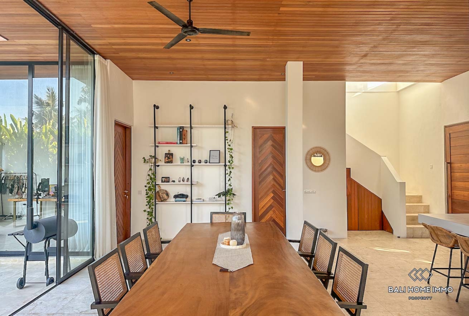 Beautiful 4 Bedrooms villa for sale and long term rental in Bali Cepaka view 6