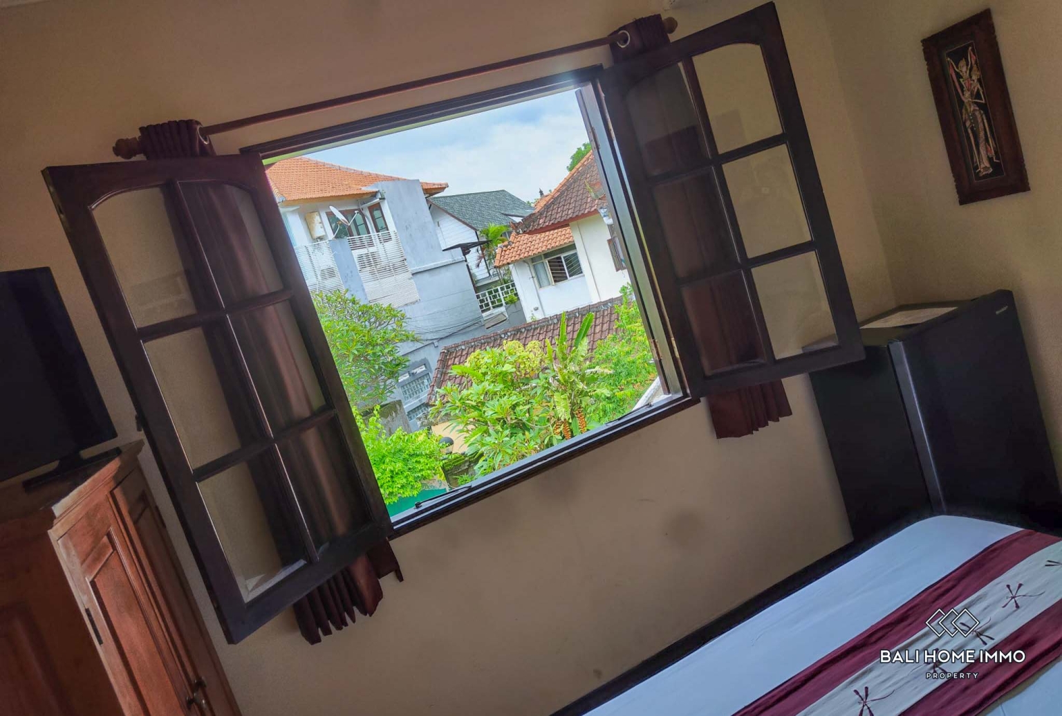 Beautiful 5 Bedroom family villa for sale in Bali, Batu Belig view 10