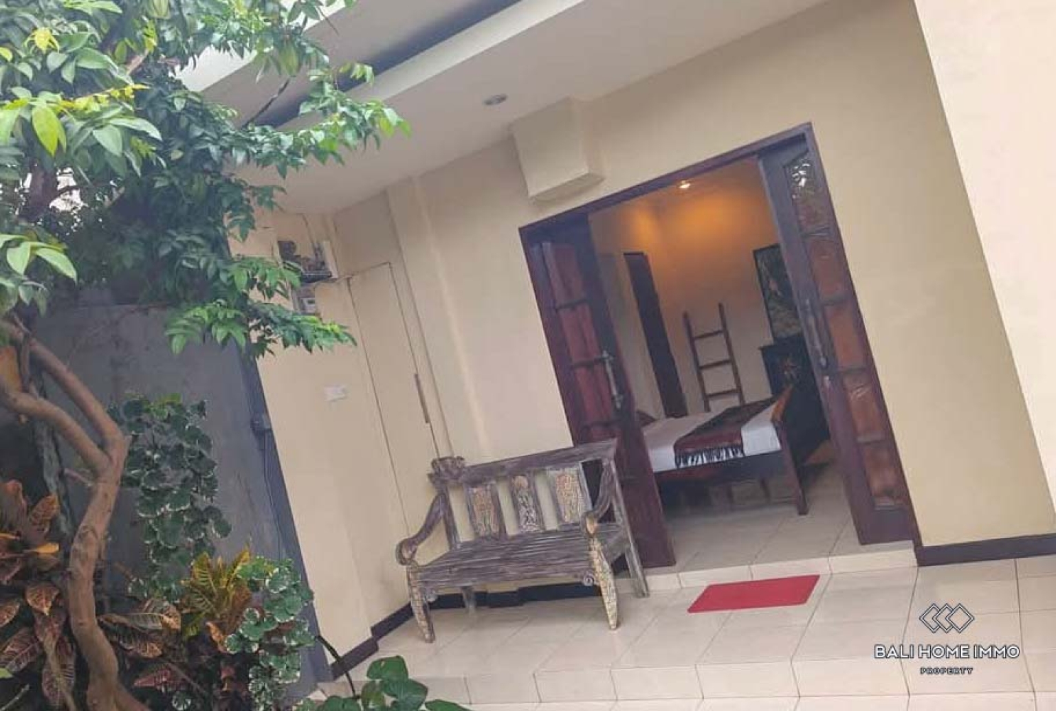 Beautiful 5 Bedroom family villa for sale in Bali, Batu Belig view 15