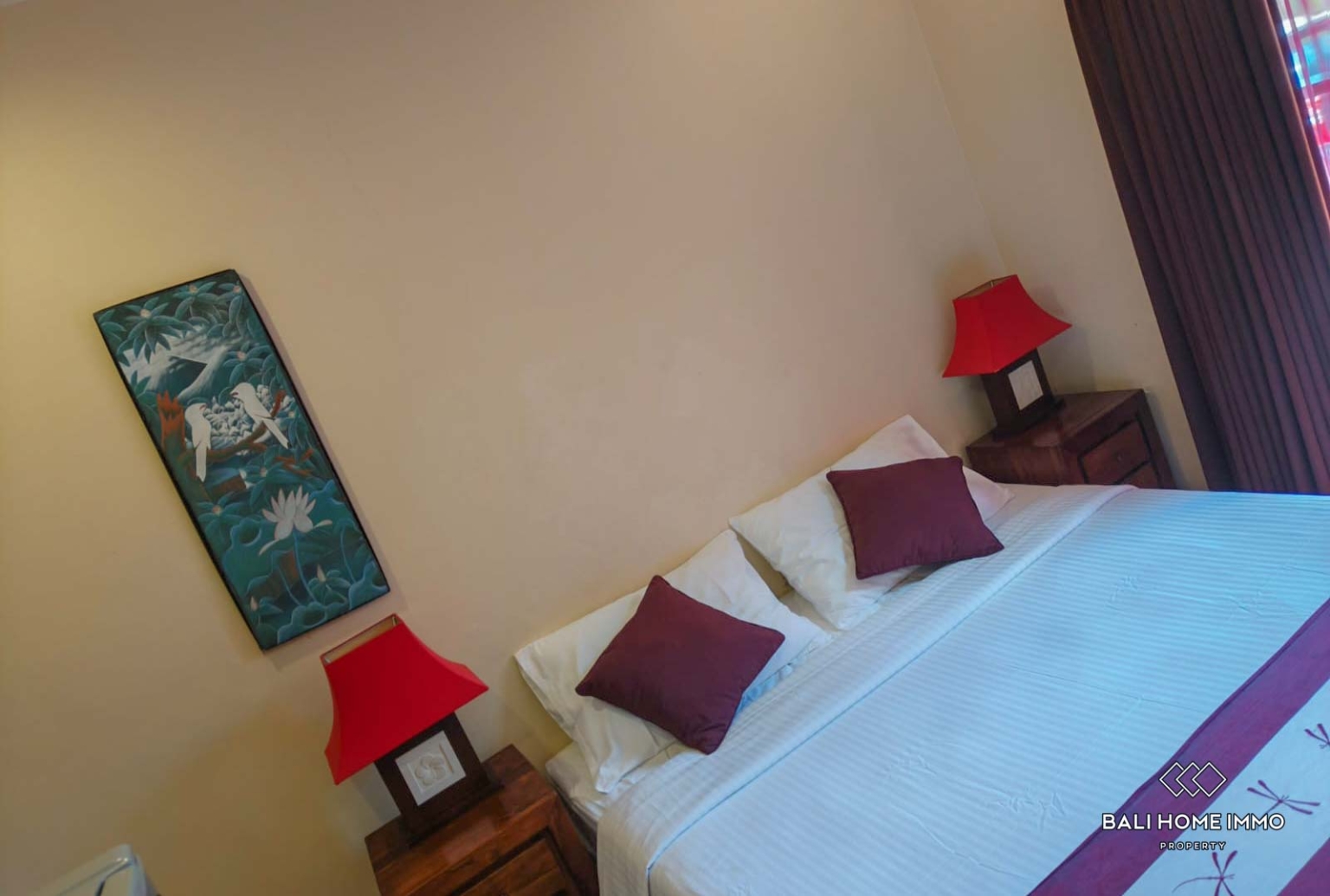 Beautiful 5 Bedroom family villa for sale in Bali, Batu Belig view 8