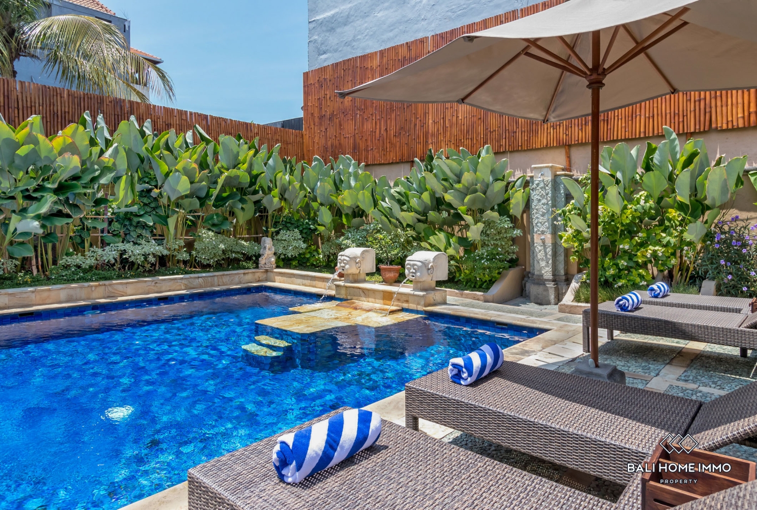 Beautiful 5 Bedrooms villa for sale Freehold in Bali Seminyak Oberoi view 28