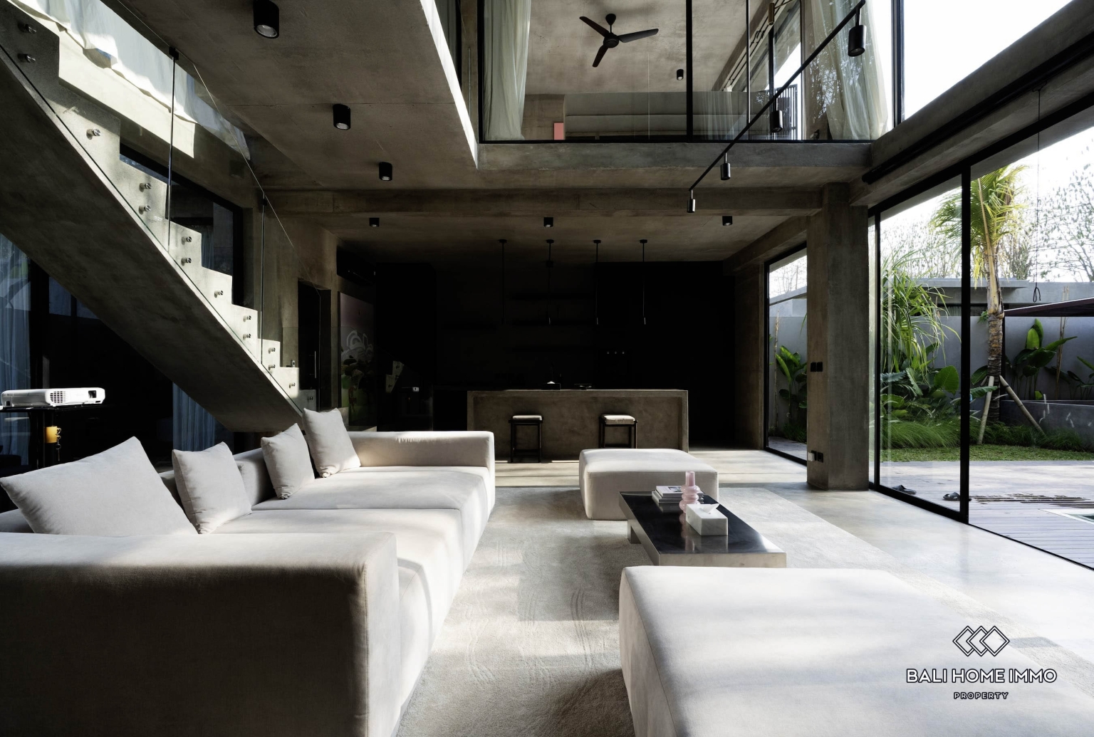 BEAUTIFUL 5 BEDROOMS VILLA FOR YEARLY & MONTHLY RENTAL IN ULUWATU - NYANG NYANG view 6