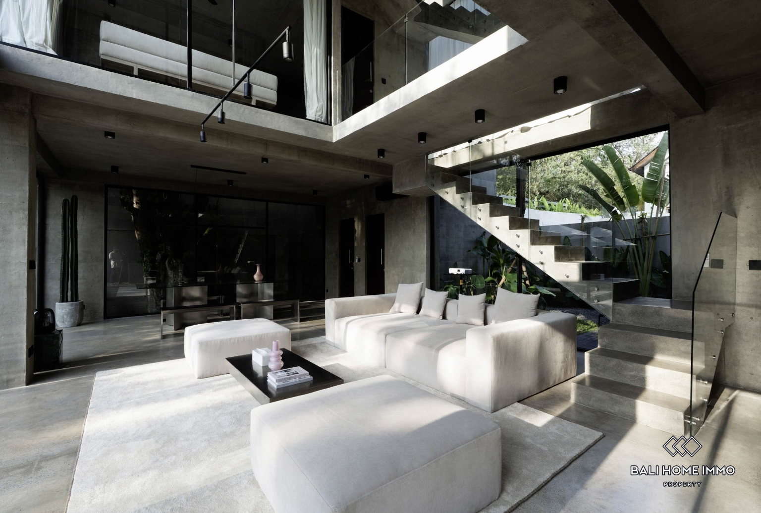 BEAUTIFUL 5 BEDROOMS VILLA FOR YEARLY & MONTHLY RENTAL IN ULUWATU - NYANG NYANG view 2