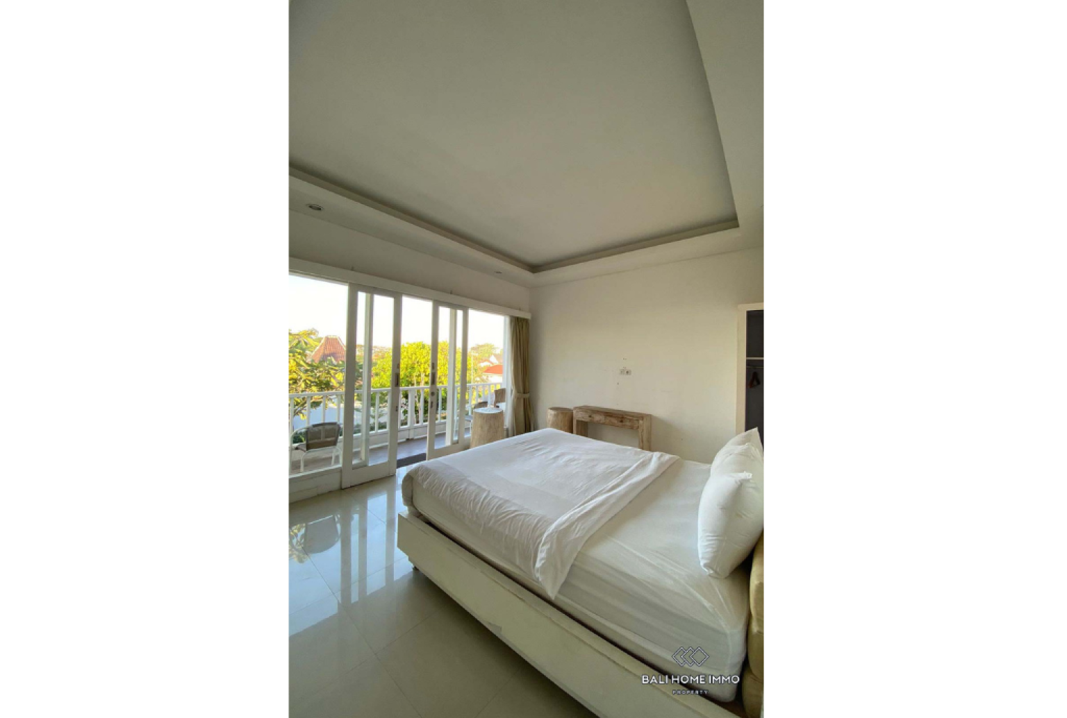 Belle villa de style familial de 6 chambres à vendre à Canggu Batu Bolong view 11