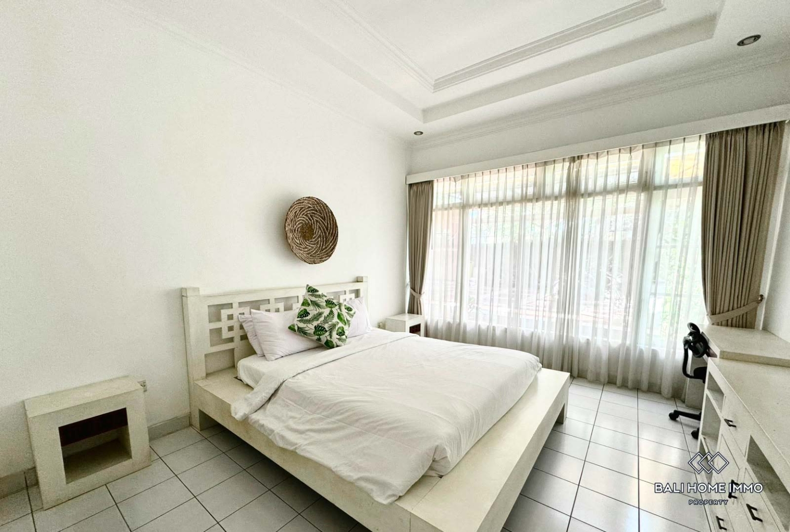 Belle villa de style familial de 6 chambres à vendre à Canggu Batu Bolong view 9