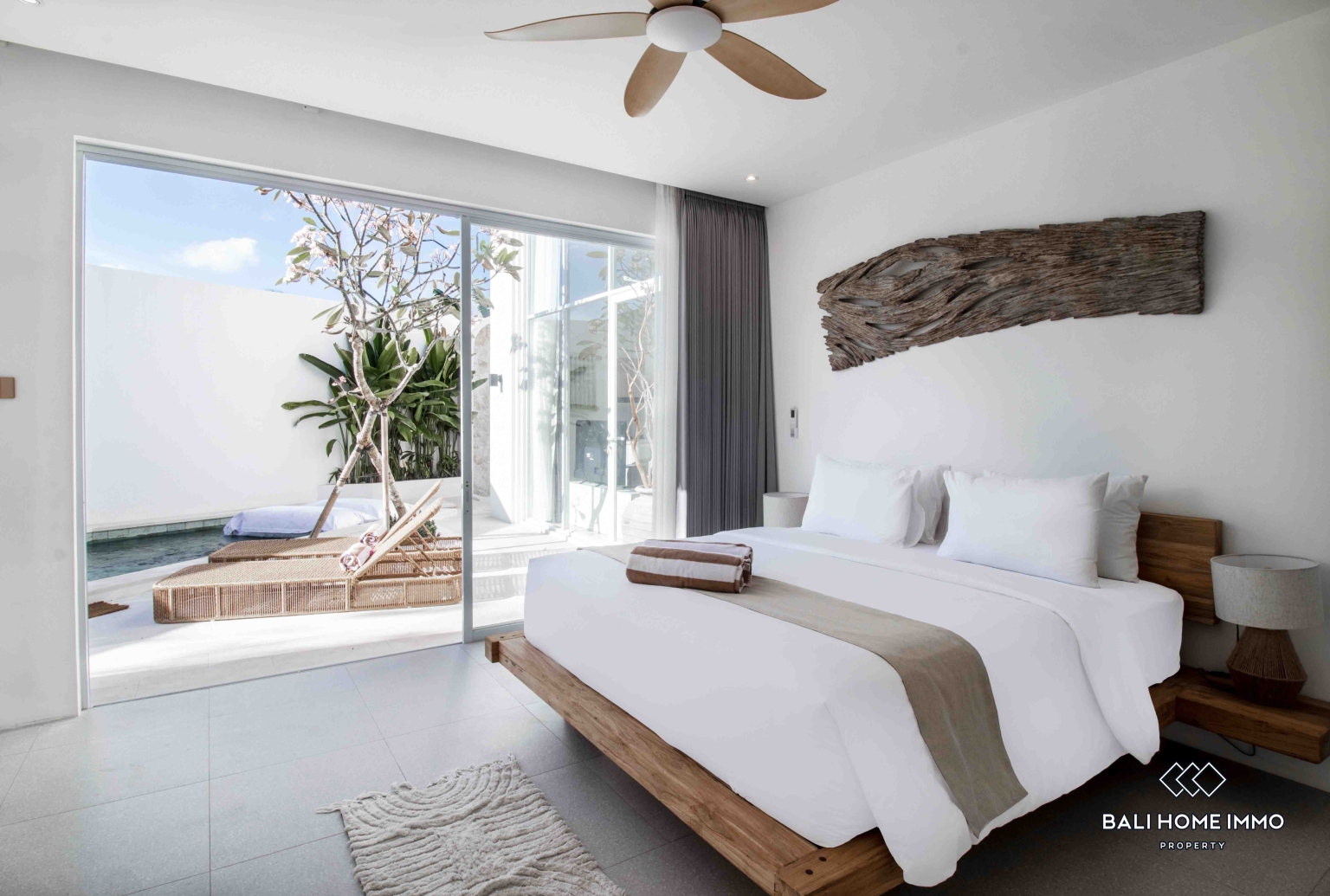 BEAUTIFUL 6 BEDROOMS VILLA FOR SALE IN BALI - UNGASAN view 12