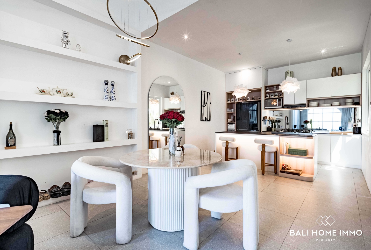 BEAUTIFUL 6 BEDROOMS VILLA FOR SALE IN BALI - UNGASAN view 18