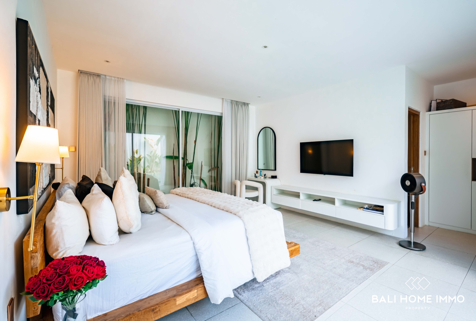 BEAUTIFUL 6 BEDROOMS VILLA FOR SALE IN BALI - UNGASAN view 15