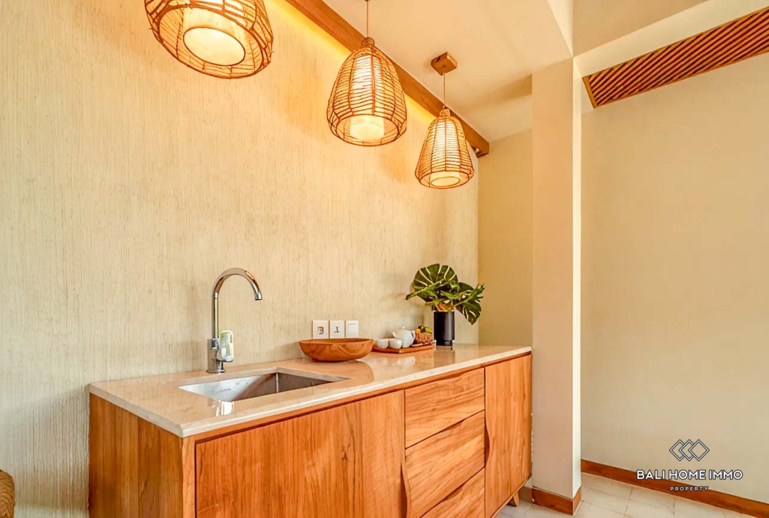 Beautiful one bedrooms private villa for sale in Gili Trawangan view 2