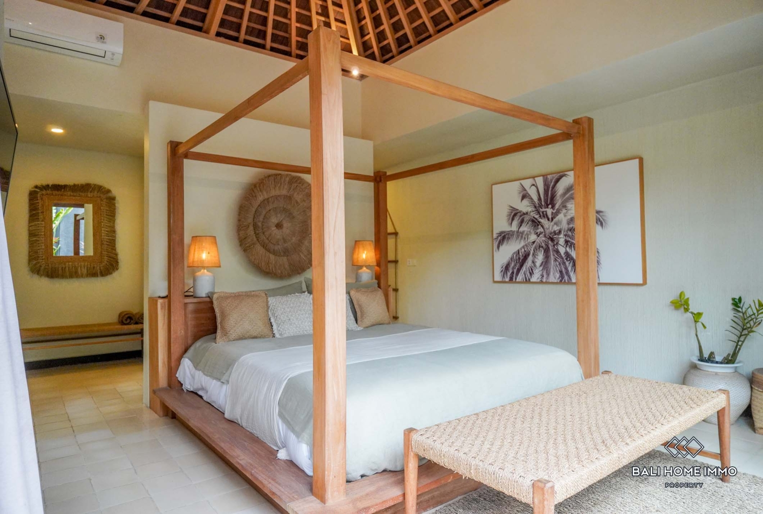 Beautiful one bedrooms private villa for sale in Gili Trawangan view 5