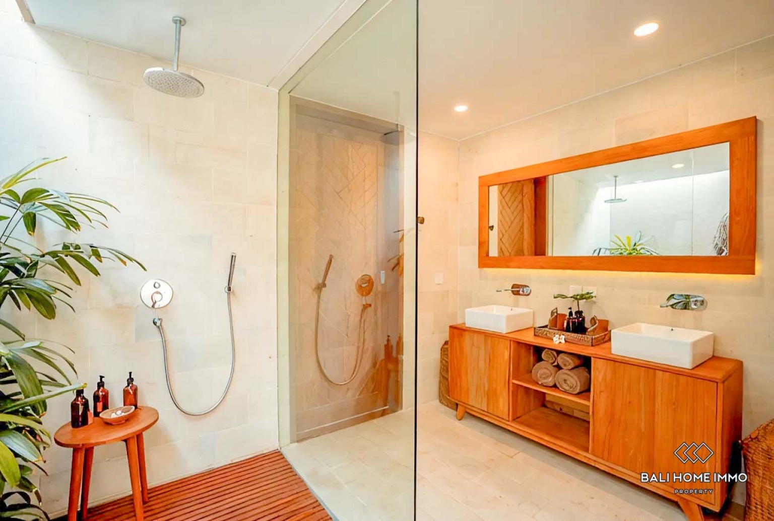 Beautiful one bedrooms private villa for sale in Gili Trawangan view 10