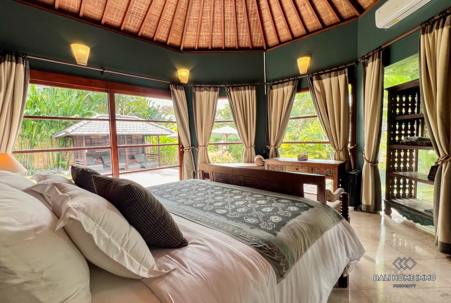 Beautiful 3 Bedroom Villa for Yearly Rental in Bali Berawa view 10