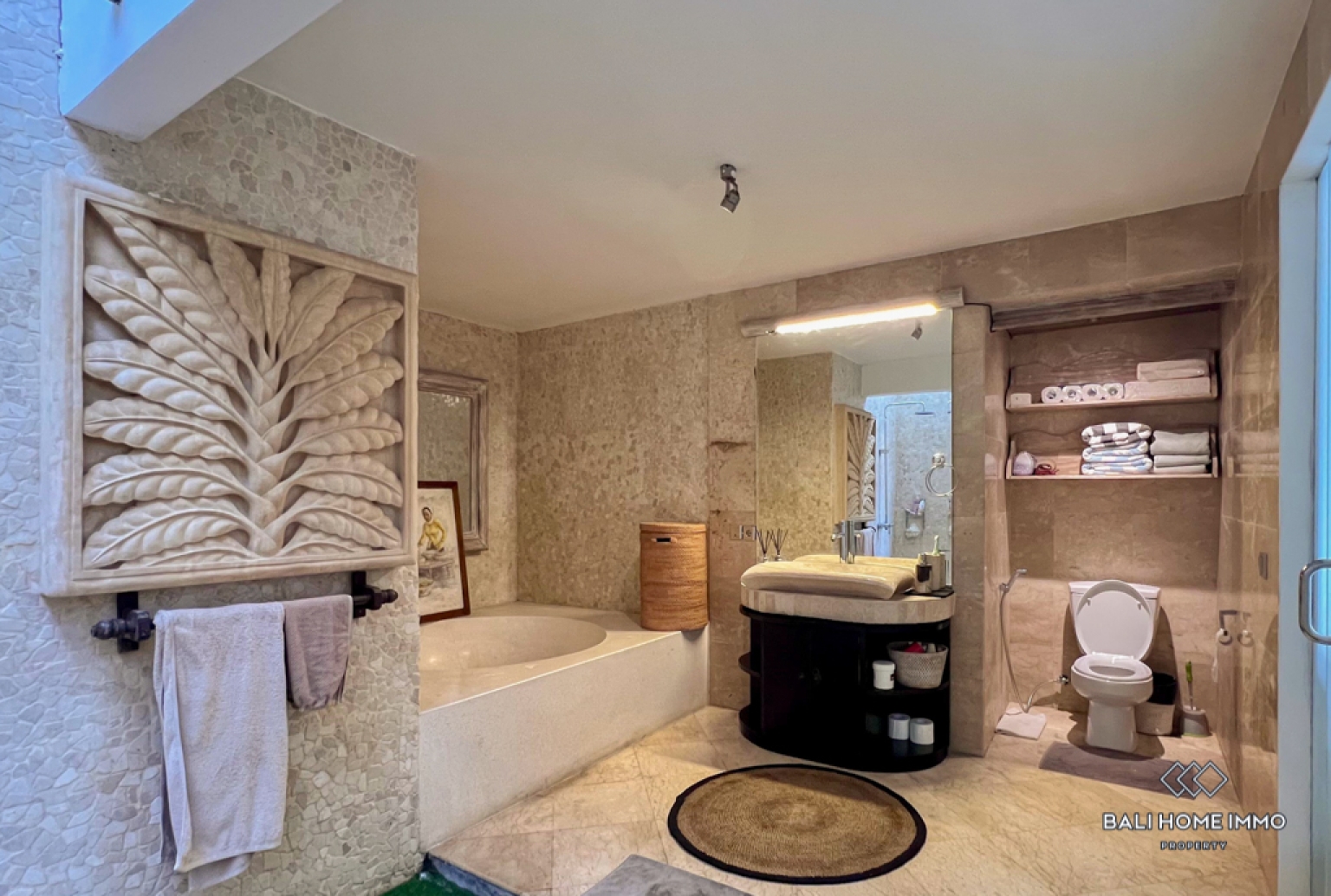Beautiful 3 Bedroom Villa for Yearly Rental in Bali Berawa view 12