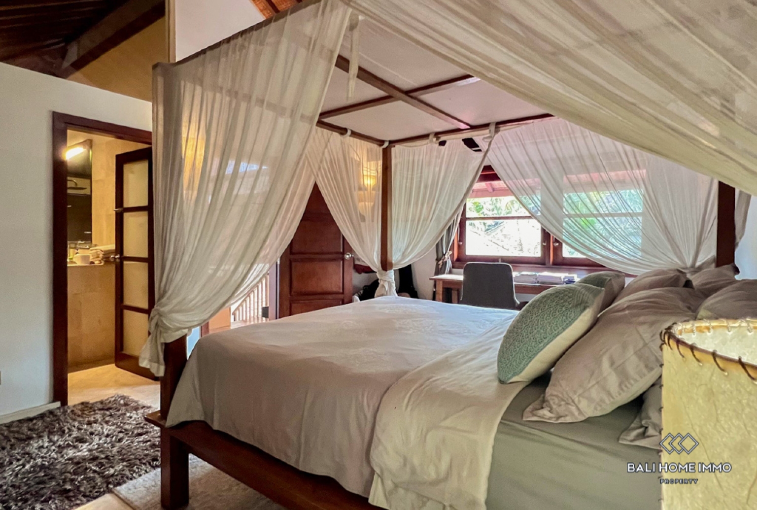 Beautiful 3 Bedroom Villa for Yearly Rental in Bali Berawa view 9