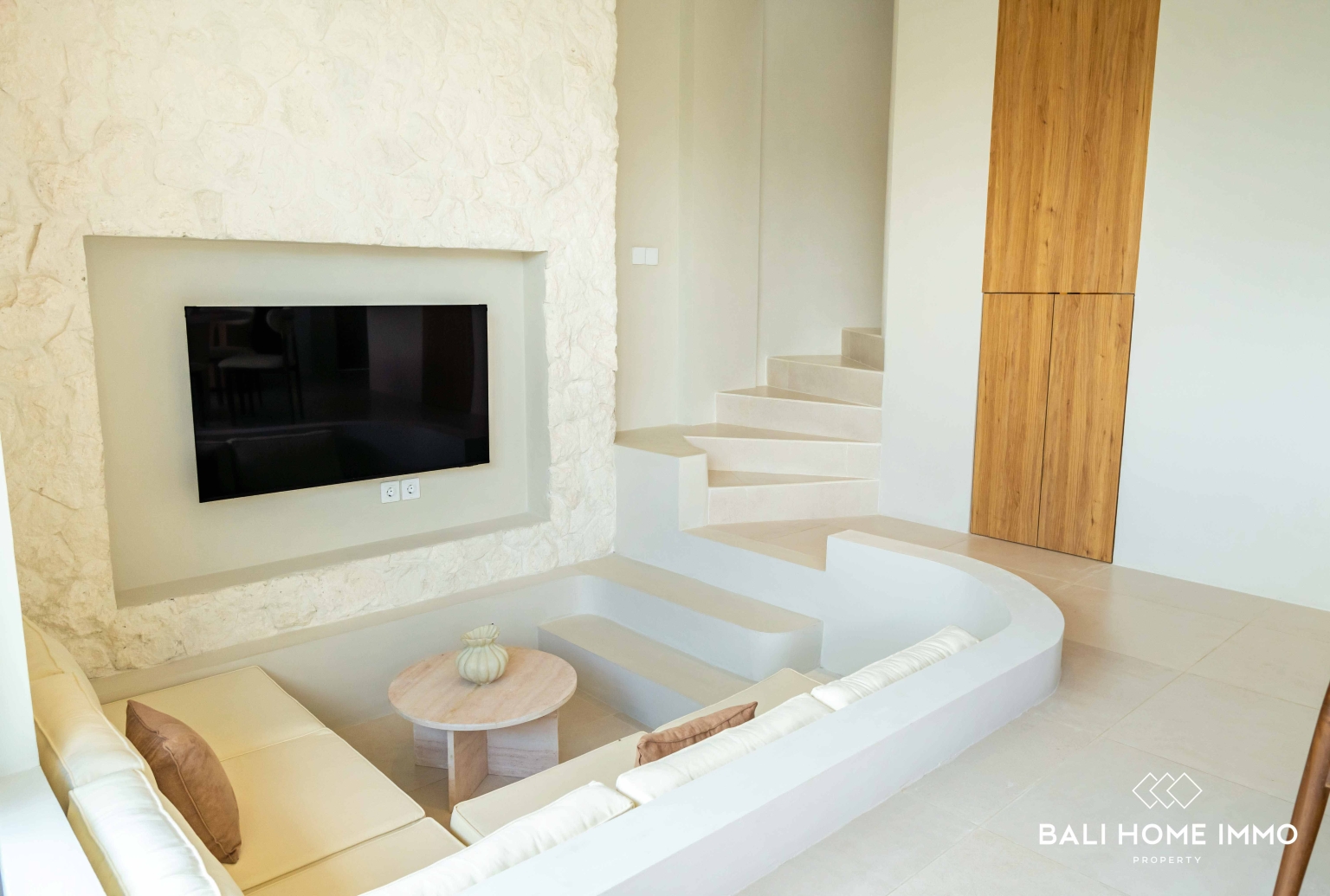 Brand new 1 Bedroom Villa for Sale Leasehold in Bali Pererenan Tumbak Bayuh view 5