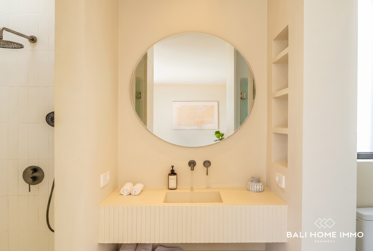 Brand new 1 Bedroom Villa for Sale Leasehold in Bali Pererenan Tumbak Bayuh view 21