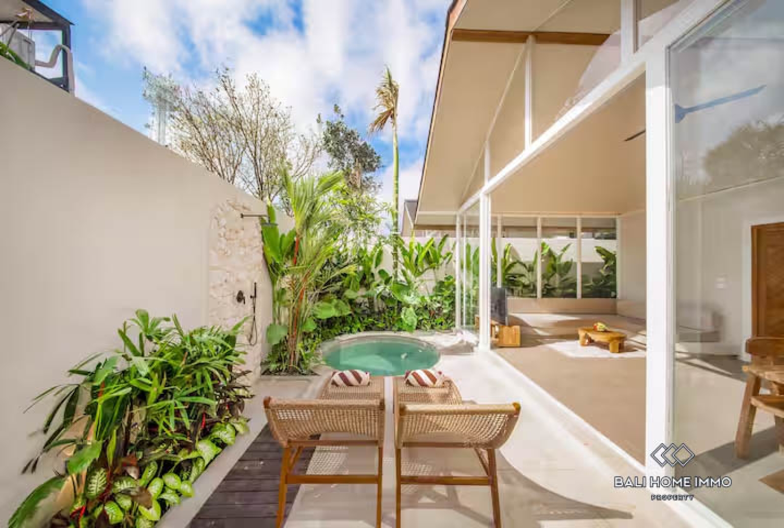 BRAND NEW 1 BEDROOM VILLA FOR SALE LEASEHOLD IN UNGASAN view 3
