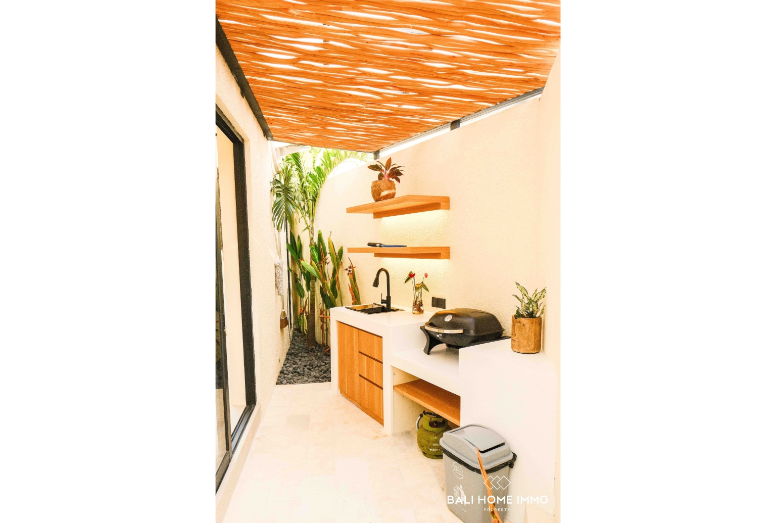 BRAND NEW 2 BEDROOM CONTEMPORARY VILLA FOR SALE LEASEHOLD IN UNGASAN view 5