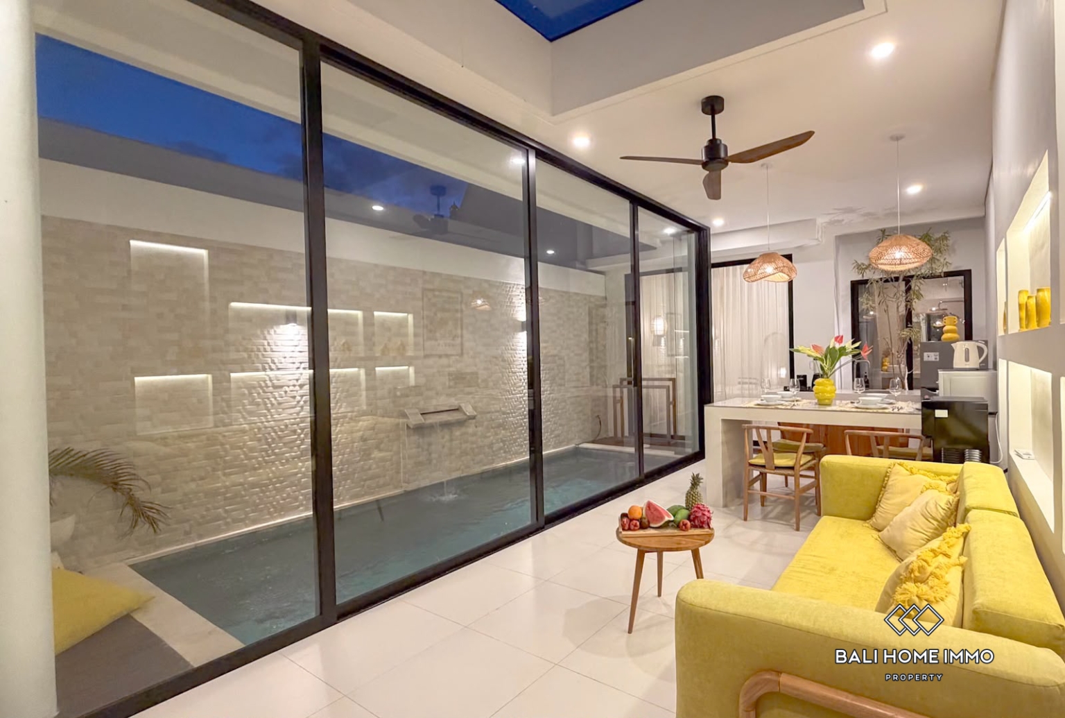 Vila modern 2 kamar tidur baru untuk dijual di Kerobokan view 2