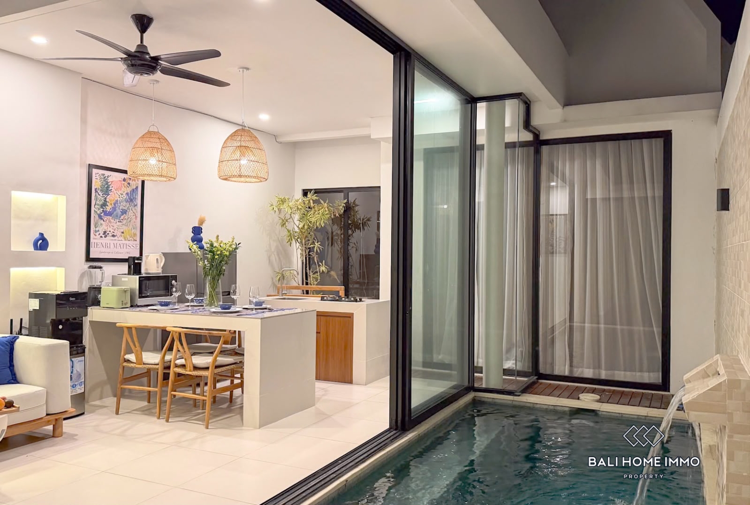 Vila modern 2 kamar tidur baru untuk dijual di Kerobokan view 3
