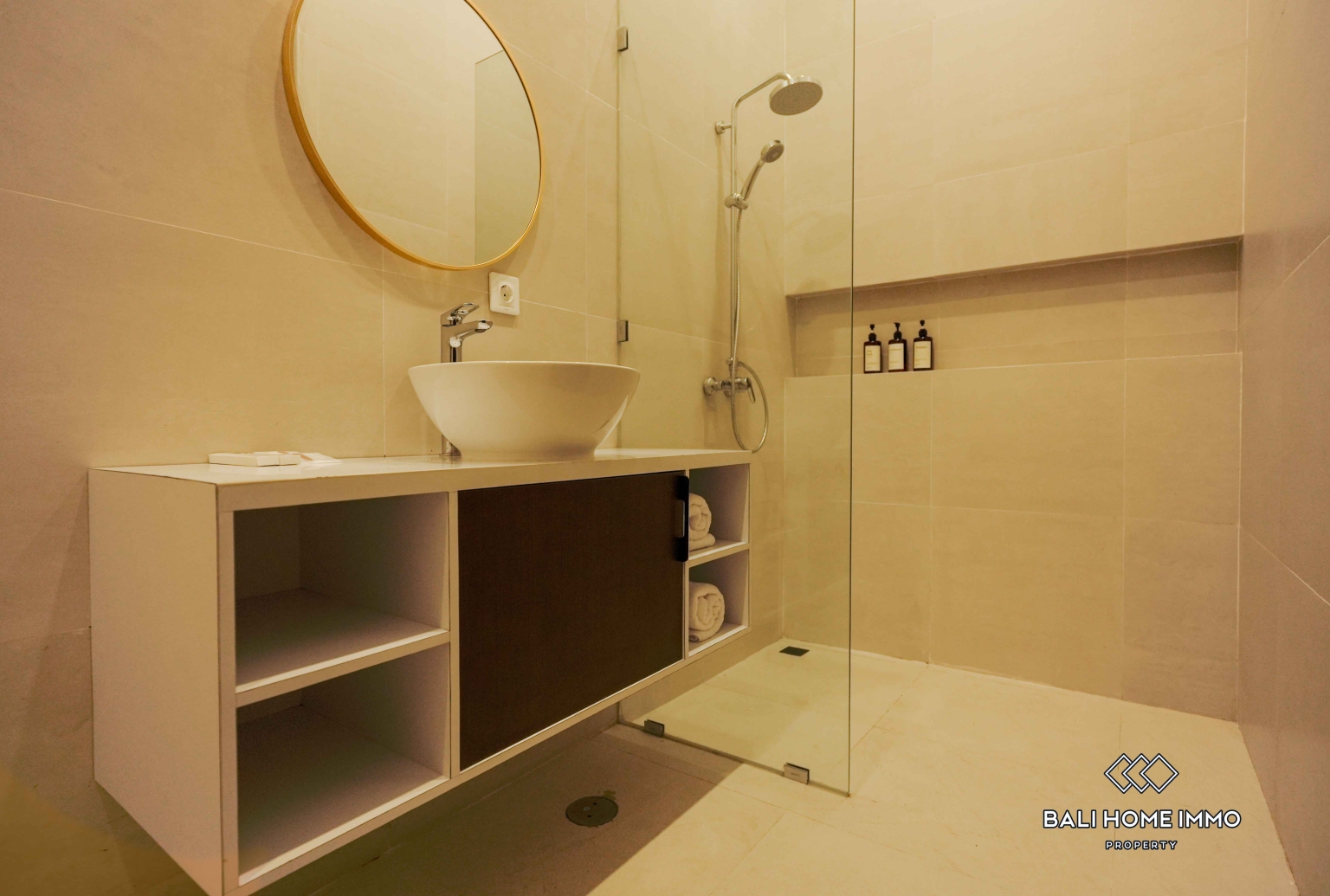 Villa Minimalis Tropis 2 Kamar Baru Dijual di dekat Pantai Sanur, Bali view 17