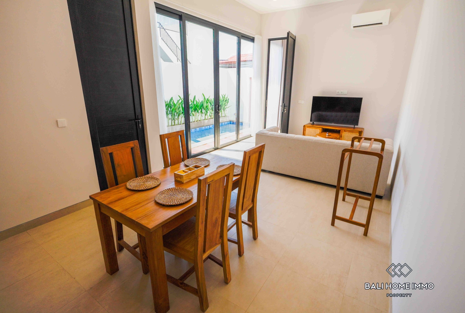 Villa Minimalis Tropis 2 Kamar Baru Dijual di dekat Pantai Sanur, Bali view 5