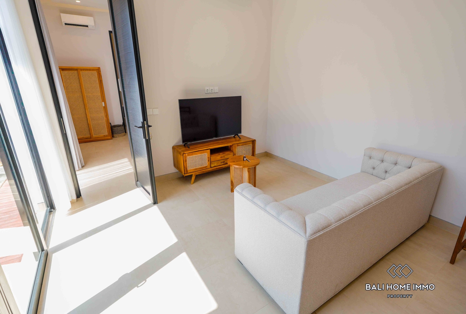 Villa Minimalis Tropis 2 Kamar Baru Dijual di dekat Pantai Sanur, Bali view 3