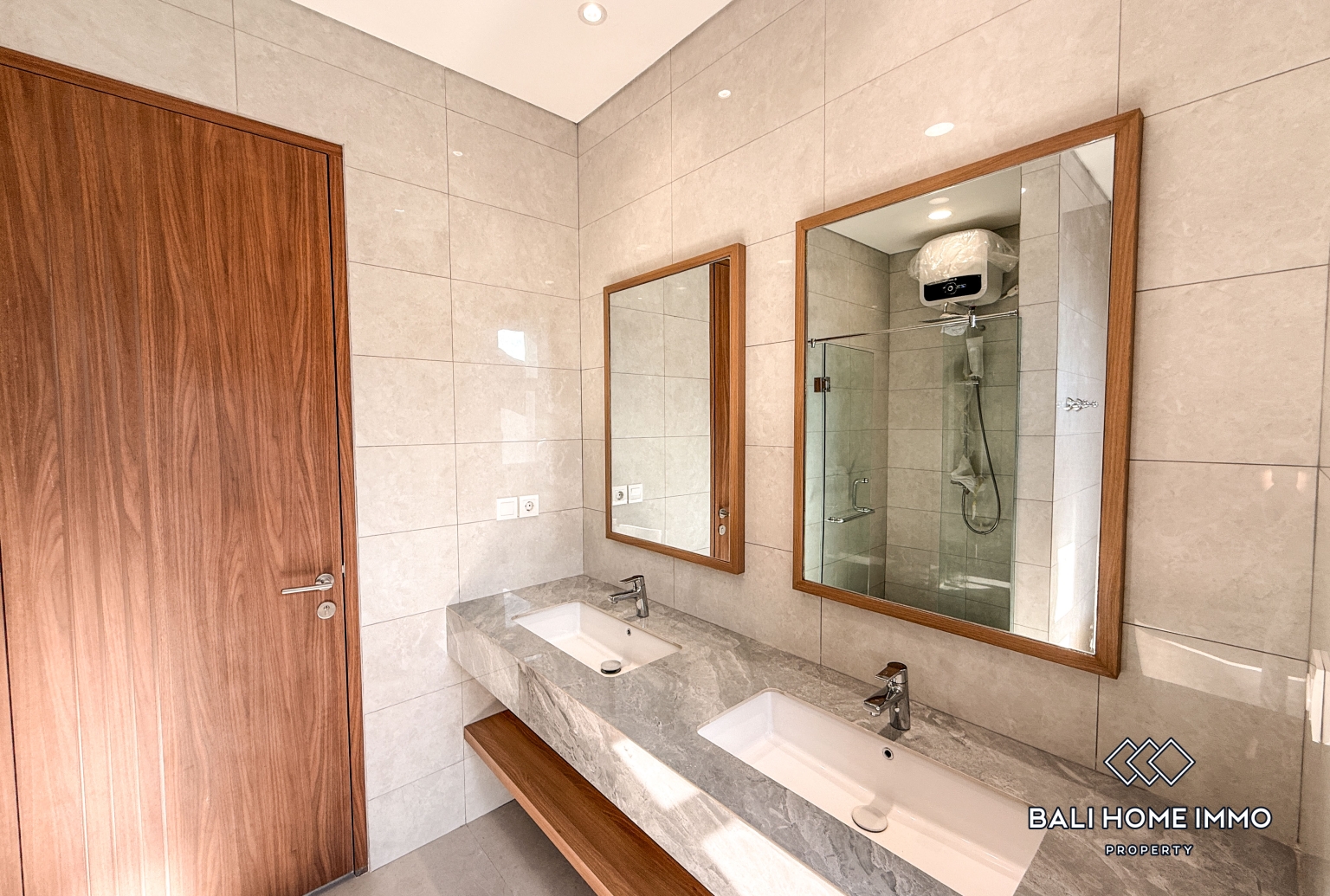 Brand New 2 Bedroom Villa for Rent in Pererenan Beachside view 12