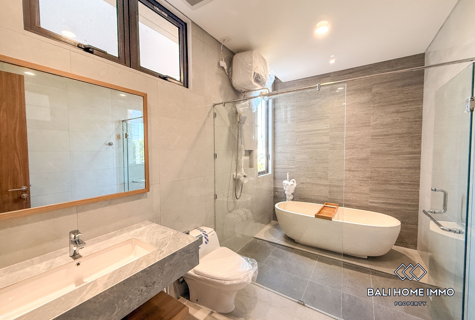 Brand New 2 Bedroom Villa for Rent in Pererenan Beachside view 11
