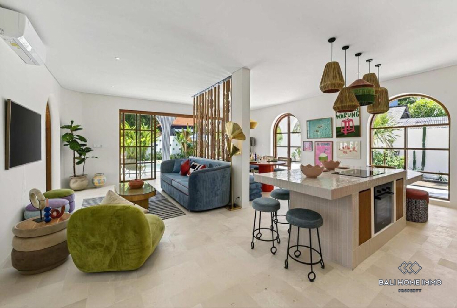 Villa 4 Kamar Berdesain Bagus Dijual dengan Status Hak Sewa di Tepi Pantai Pererenan, Bali view 7