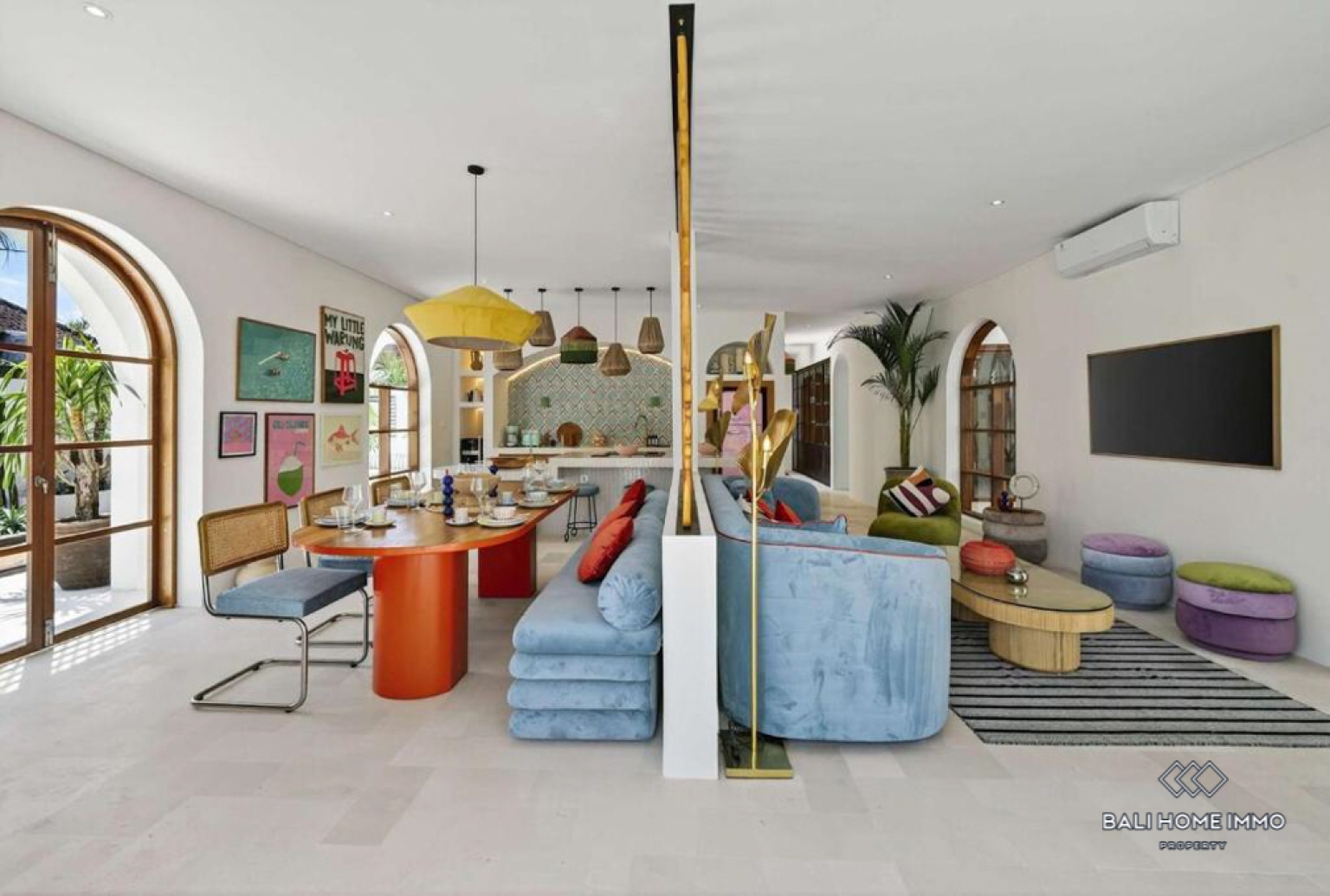 Villa 4 Kamar Berdesain Bagus Dijual dengan Status Hak Sewa di Tepi Pantai Pererenan, Bali view 4