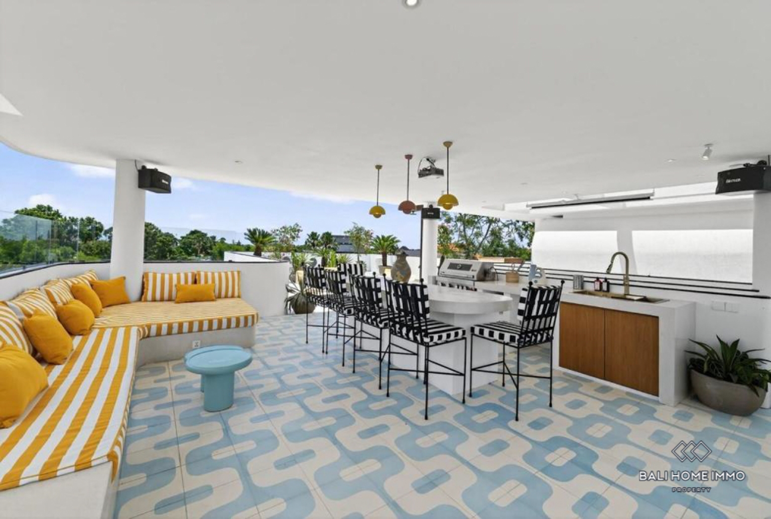 Villa 4 Kamar Berdesain Bagus Dijual dengan Status Hak Sewa di Tepi Pantai Pererenan, Bali view 19