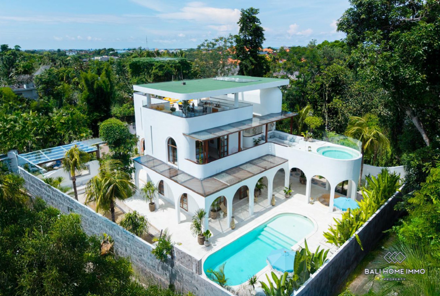 Villa 4 Kamar Berdesain Bagus Dijual dengan Status Hak Sewa di Tepi Pantai Pererenan, Bali view 25