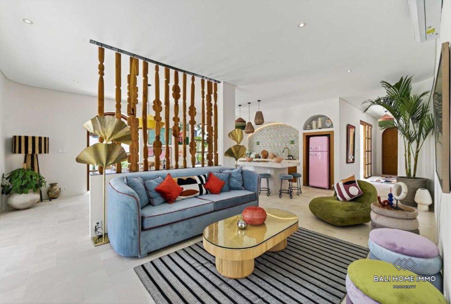 Villa 4 Kamar Berdesain Bagus Dijual dengan Status Hak Sewa di Tepi Pantai Pererenan, Bali view 5