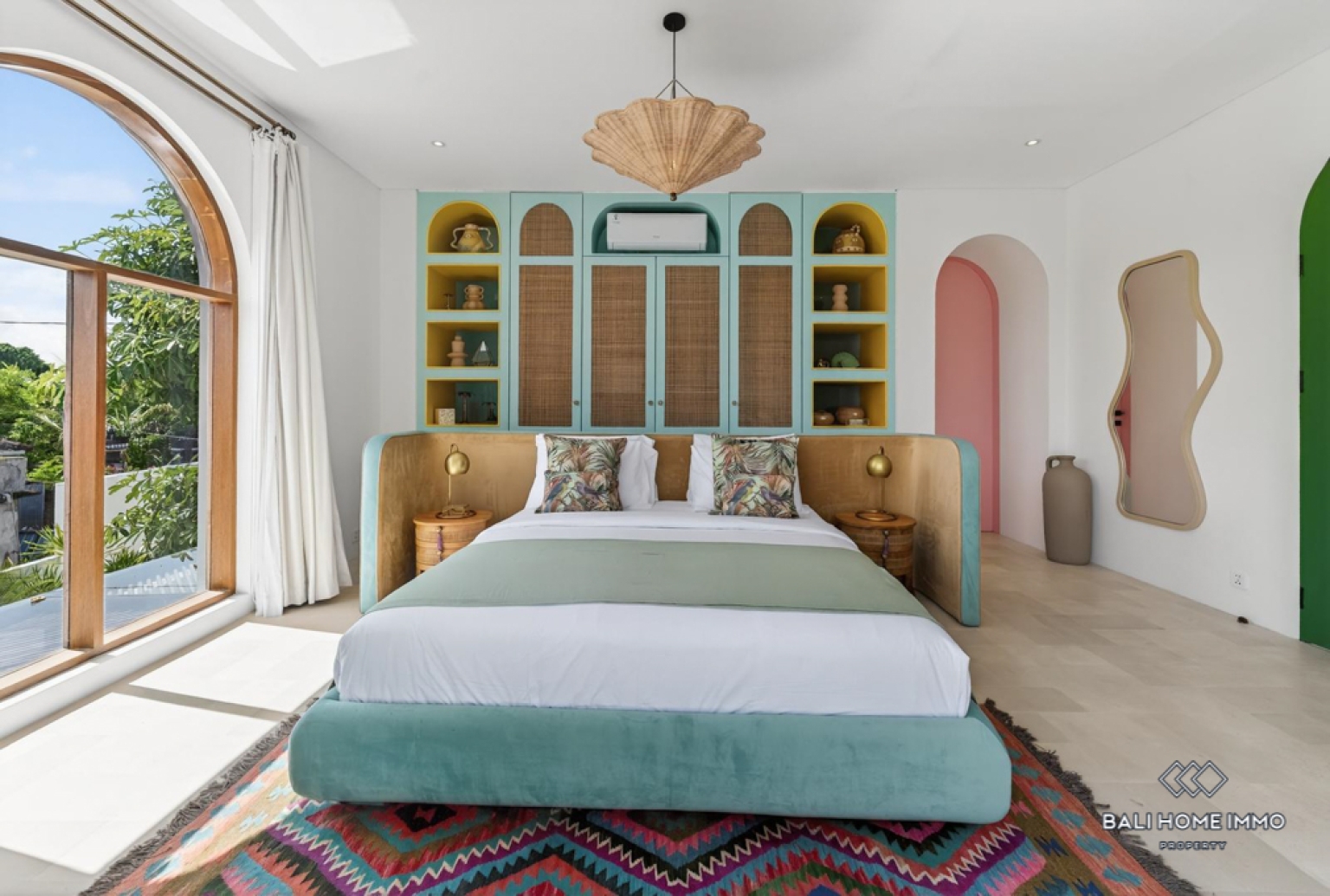 Villa 4 Kamar Berdesain Bagus Dijual dengan Status Hak Sewa di Tepi Pantai Pererenan, Bali view 12
