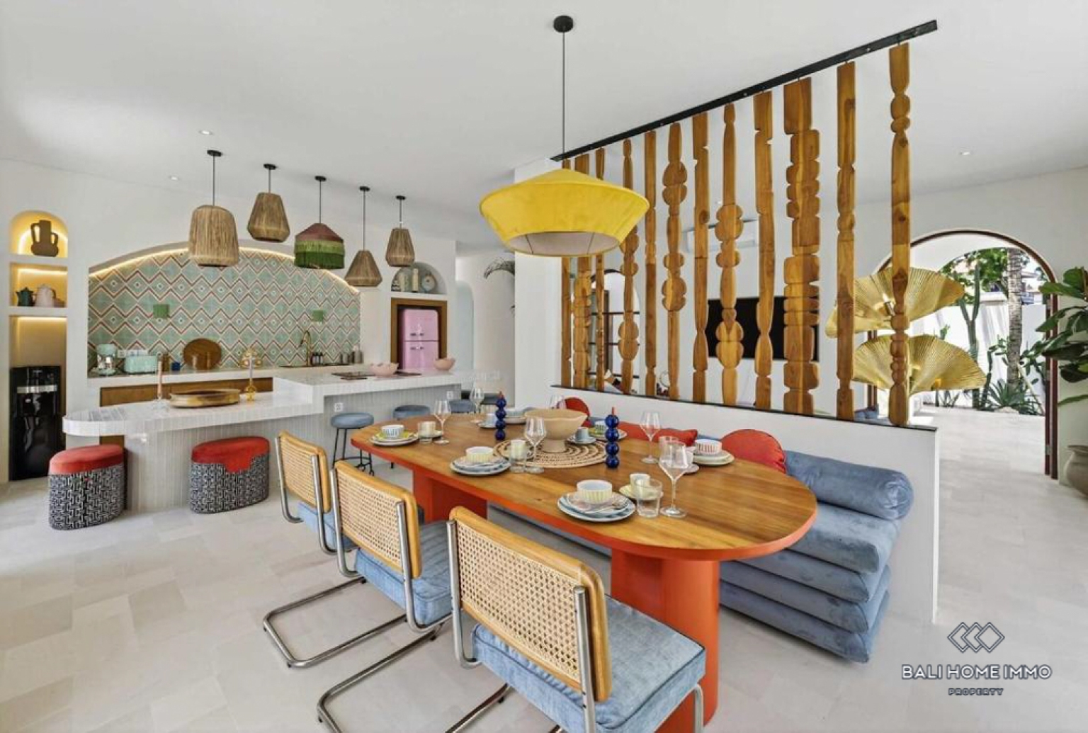 Villa 4 Kamar Berdesain Bagus Dijual dengan Status Hak Sewa di Tepi Pantai Pererenan, Bali view 6