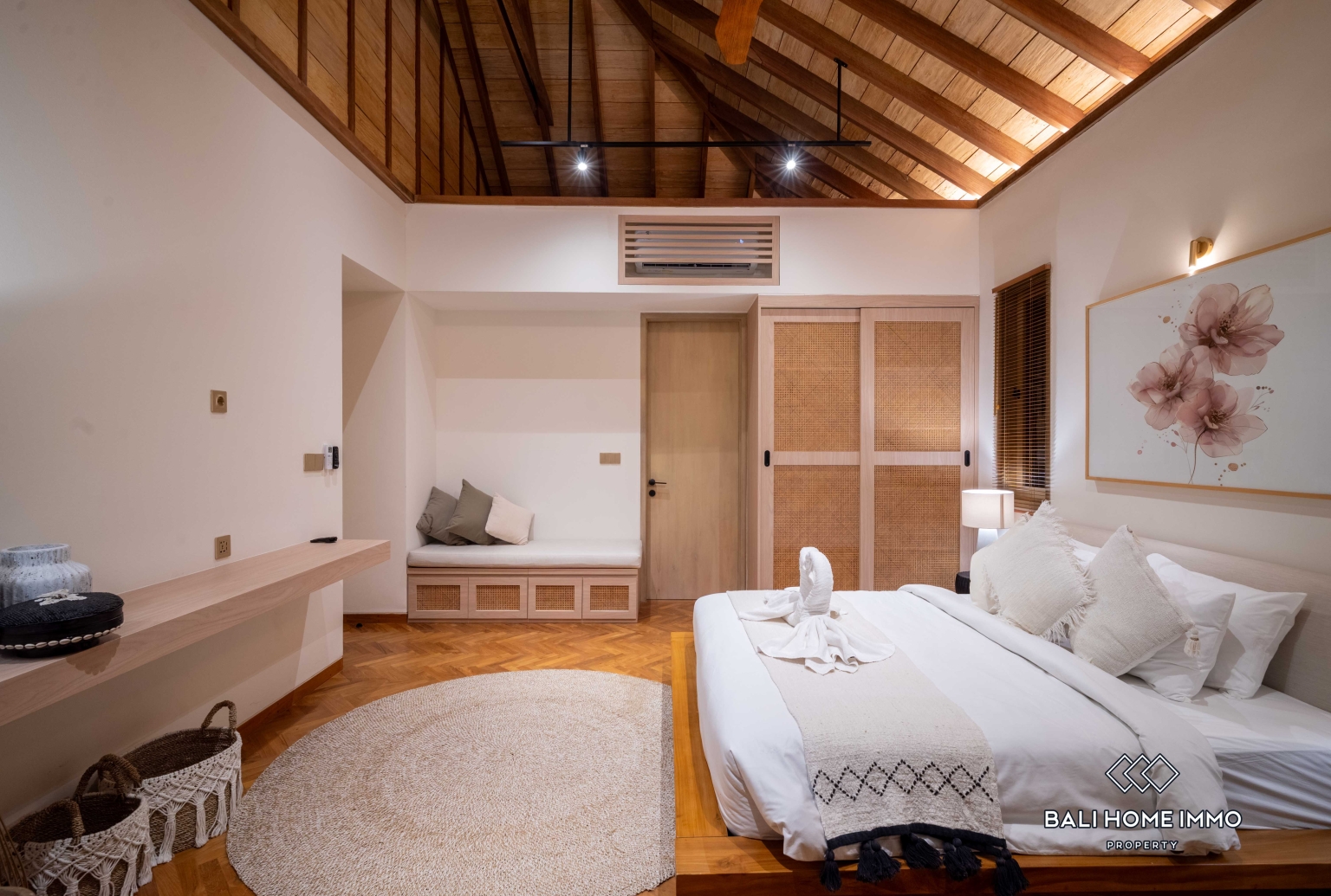 Brand new 2 Bedroom villa for sale and rent in Bali Canggu residential side view 22