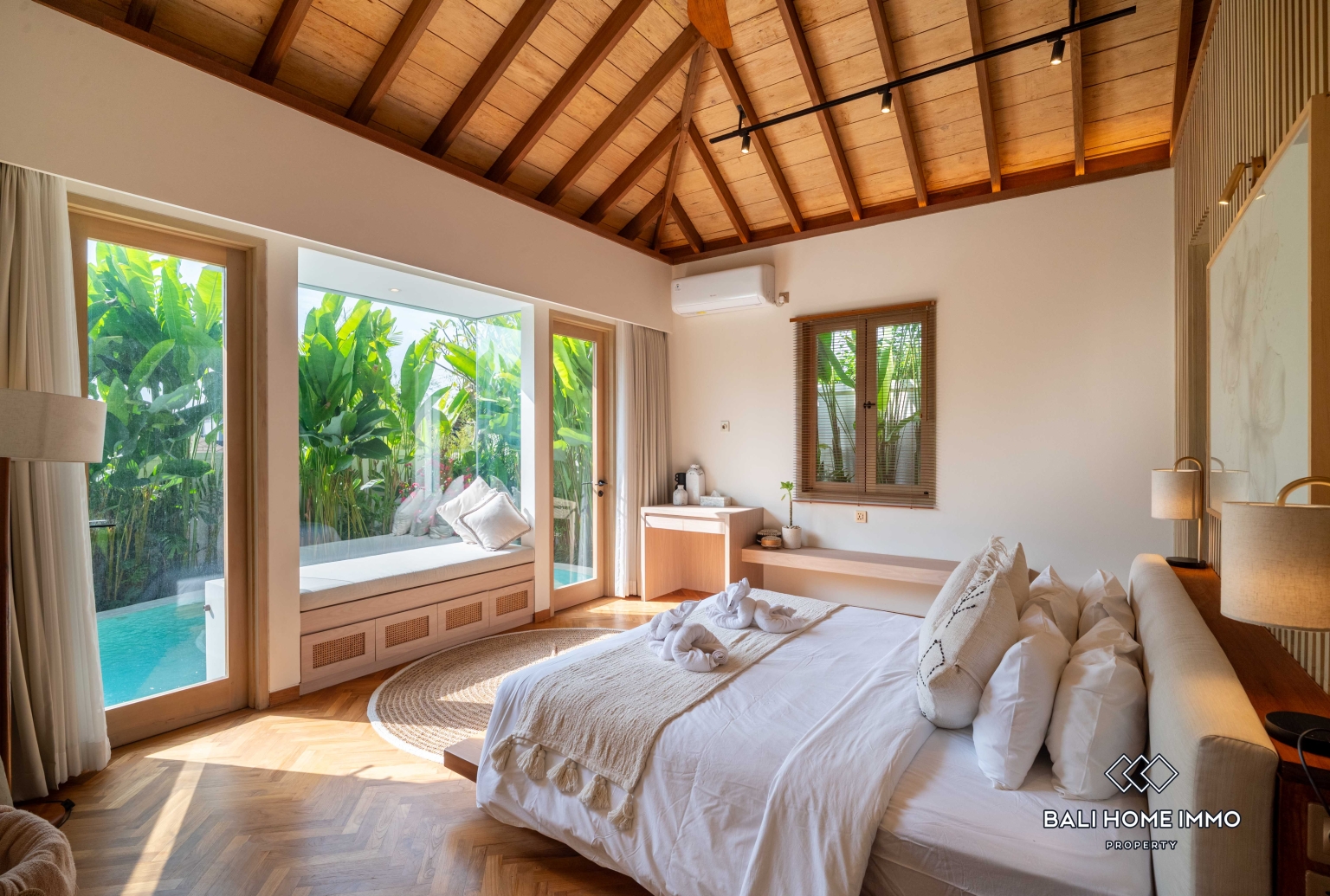 Brand new 2 Bedroom villa for sale and rent in Bali Canggu residential side view 23