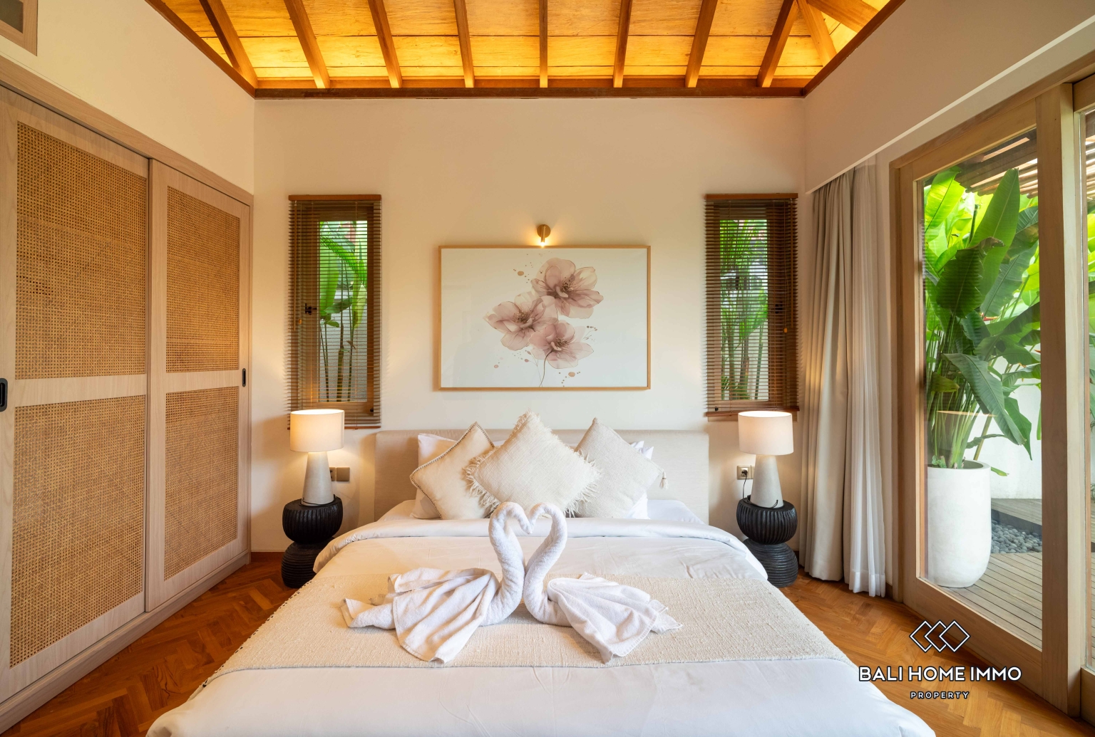 Brand new 2 Bedroom villa for sale and rent in Bali Canggu residential side view 21