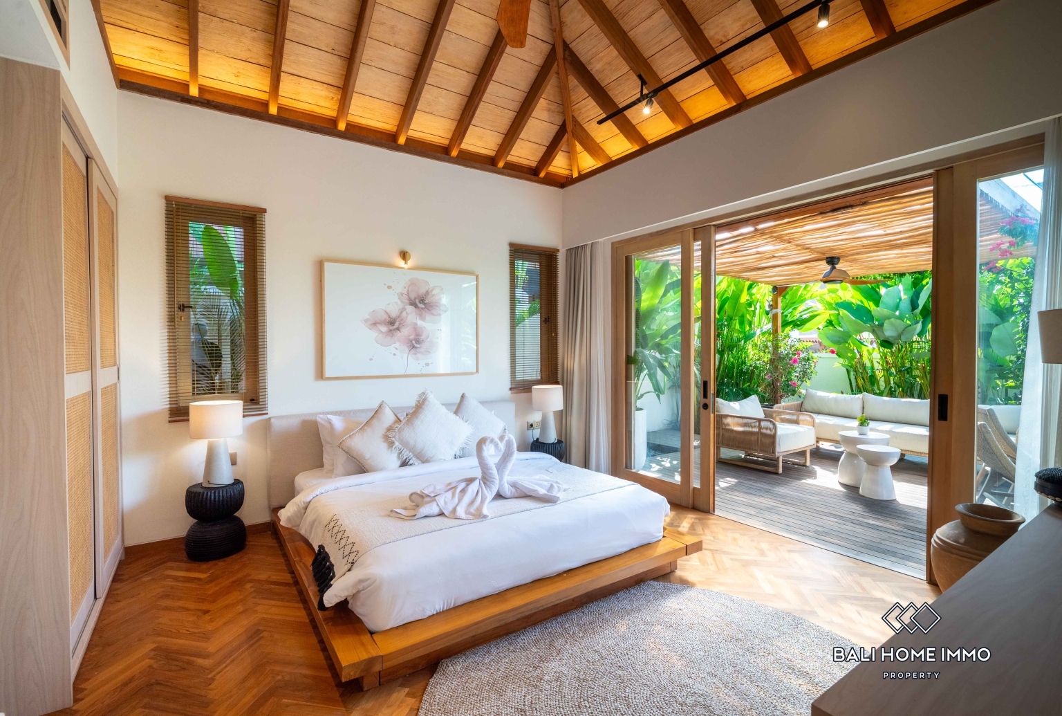 Brand new 2 Bedroom villa for sale and rent in Bali Canggu residential side view 19