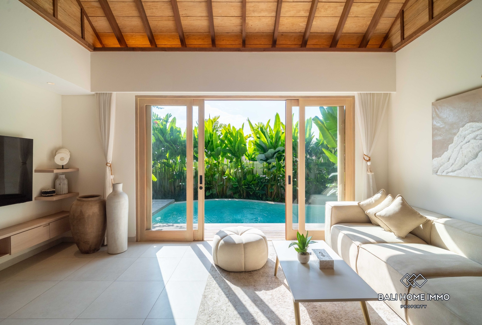 Brand new 2 Bedroom villa for sale and rent in Bali Canggu residential side view 10